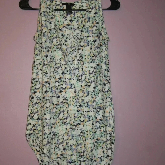 Floral Flowy Tank Top - Picture 12 of 14